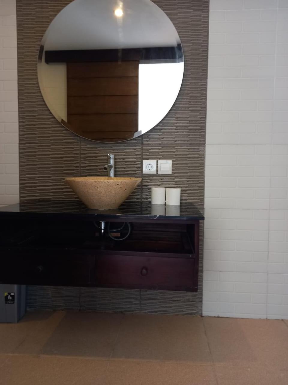 Rumah Wj Rooms And Suites ウルワツ エクステリア 写真